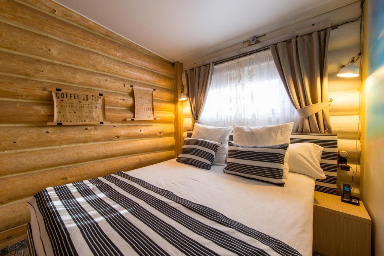 Inn Ozz Karagandy Exteriör bild