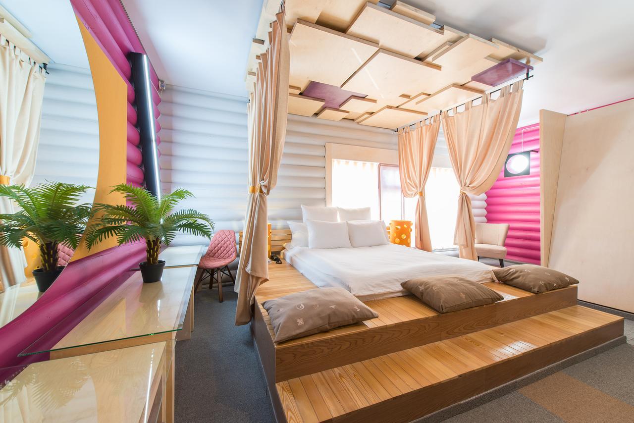 Inn Ozz Karagandy Exteriör bild